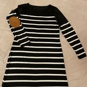 Black & white long sleeve dress